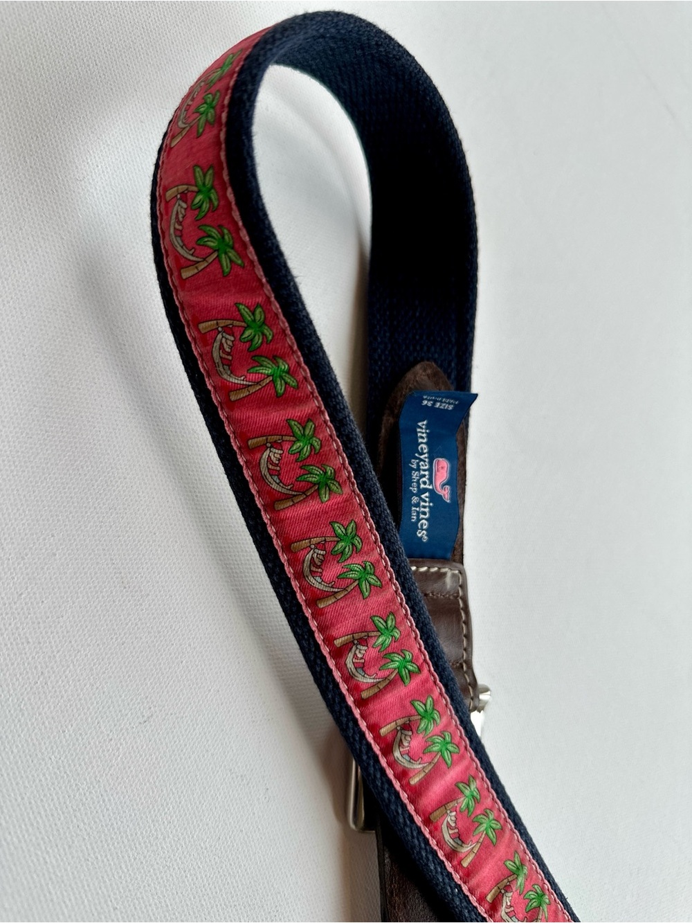 Vineyard Vines Men's Navy and Pink Mai Tai Santa Christmas Belt size 36 - Picture 8 of 9